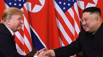 Tổng thống Trump nói gì sau tin ông Kim tái xuất?