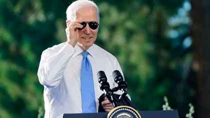Tổng thống Mỹ Biden tặng ông Putin quà "lạ"