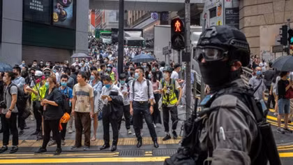 Quan chức Hong Kong phát ngôn "sốc" sau khi ông Trump tước đặc quyền