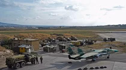 Syria kéo máy bay sang "gửi nhờ" căn cứ Nga để tránh đòn không kích Mỹ
