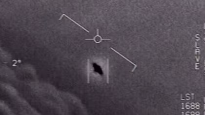 Mỹ lần đầu hé lộ hơn 100 vụ "chạm trán" UFO