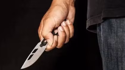 Đang điều trị tâm thần, dùng dao đâm chết 3 người