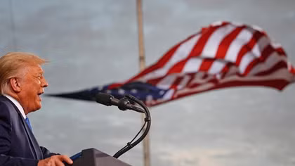 Tổng thống Trump nêu khả năng duy nhất để chuyển giao quyền lực "hoà bình"