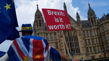 Châu Âu chấp nhận cho Anh lùi Brexit thêm 3 tháng