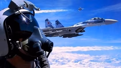 F-22 Mỹ chặn Su-25 hộ tống cứu hộ nhân đạo, Nga lập tức điều Su-35 tới xua đuổi