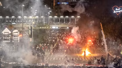 Người biểu tình đốt đồn cảnh sát, Indonesia điều thêm binh sĩ đến Jakarta