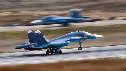 Su-34 lại đâm nhau trên không, phi công Nga suýt mất mạng