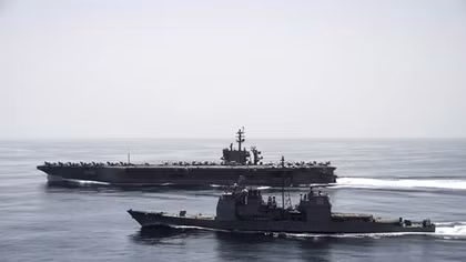Iran yêu cầu chiến hạm Mỹ tránh xa tàu IRGC ở vùng Vịnh