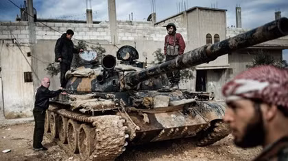 Đến lượt phiến quân Tây Nam Syria xin hàng và giao nộp xe tăng, tên lửa