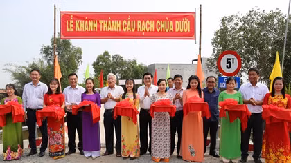 Khánh thành cầu nông thôn mới tại tỉnh Long An