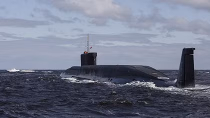 Tàu ngầm Nga lần đầu phóng loạt 4 ICBM hạng nặng từ đáy biển