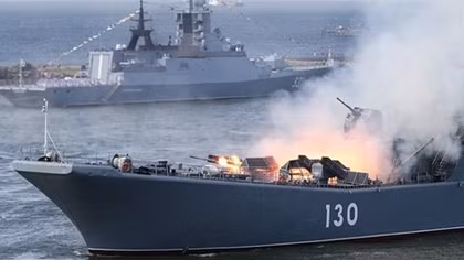 Hải quân Nga phô diễn sức mạnh vượt trội trước mặt Tổng thống Putin
