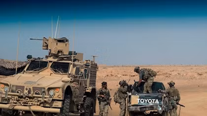 Phiến quân Syria lo sốt vó sau khi xe quân sự Mỹ ùn ùn rời đi