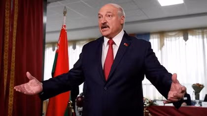 Bất chấp số ca COVID-19 tăng "sốc", Belarus vẫn duyệt binh bình thường