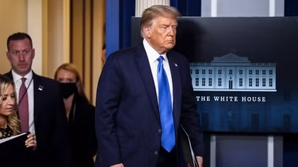 Tổng thống Trump phát biểu “lạ” trong cuộc họp báo bất thường