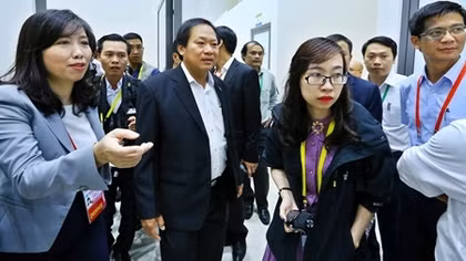 Bộ trưởng TT&TT Trương Minh Tuấn thăm Trung tâm báo chí APEC