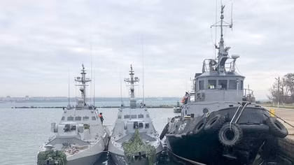 Nga-Ukraine bí mật đàm phán trao trả tù nhân bị bắt gần Eo biển Kerch