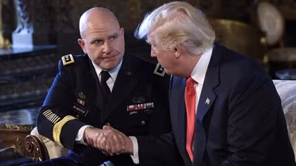 Tổng thống Trump bất ngờ sa thải Cố vấn an ninh quốc gia