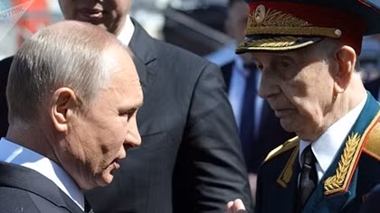 Ứng xử đẹp của Tổng thống Putin tại lễ duyệt binh khiến cư dân mạng nể phục