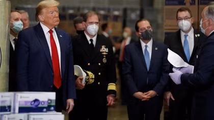 Gần 90.000 người chết vì COVID-19, ông Trump lại không đeo khẩu trang tới cơ sở y tế