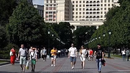 Moscow cho người dân nghỉ làm ở nhà hưởng nguyên lương cả tuần sau
