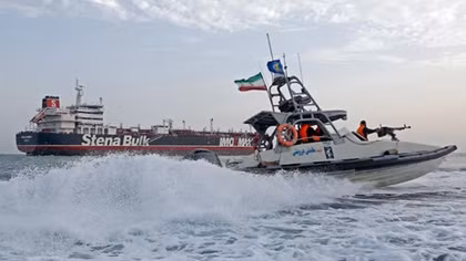 Iran bắt tàu quốc tế gần Eo biển Hormuz, tịch thu 700.000 lít dầu