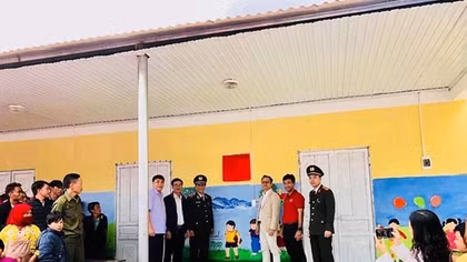 Thanh niên Cảnh vệ CAND chung tay xây trường học tại Hà Giang