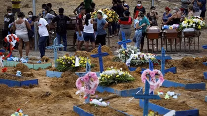 Brazil “vỡ trận” vì COVID-19, các nhà xác và nghĩa trang quá tải