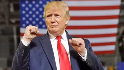 Tổng thống Trump thoát nguy cơ bị luận tội