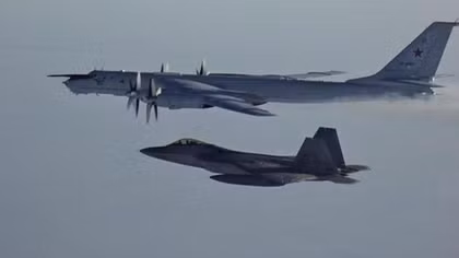 Tiêm kích NATO cất cánh liên tục chặn phi đội trinh sát Nga
