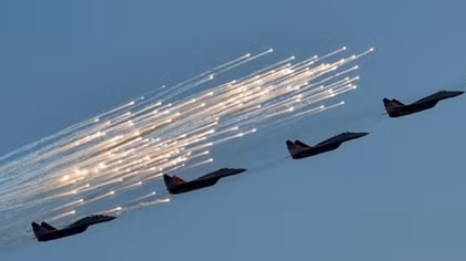 Tổng thống Putin điều tiêm kích, tên lửa S-400 bảo vệ World Cup 2018