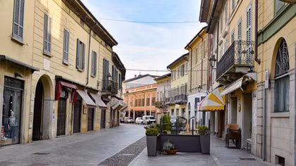 Italia thành tâm dịch Covid-19 ở châu Âu, buộc phong toả trung tâm công nghiệp