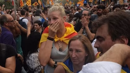 Mừng vui, lo âu lẫn lộn tại Catalonia sau tuyên bố ly khai