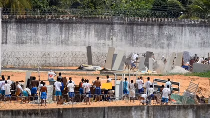 Bạo loạn trong tù ở Brazil, 42 tù nhân bị siết cổ đến chết