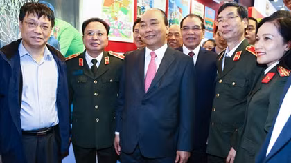 Thủ tướng Nguyễn Xuân Phúc thăm, khen ngợi báo chí CAND