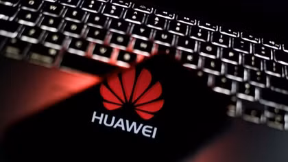 Huawei bất ngờ sa thải nhân viên người Trung Quốc bị Ba Lan bắt giữ