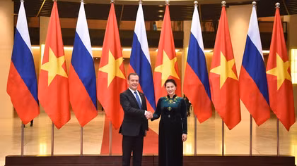 Thủ tướng Medvedev: Nga và Việt Nam luôn là những người bạn thân thiết