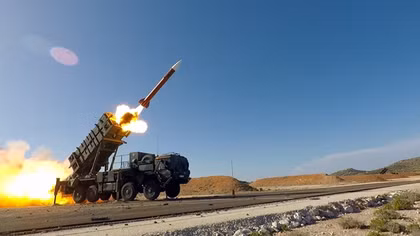 Sau đội tàu sân bay, Mỹ điều tên lửa Patriot đến Trung Đông "vây" Iran