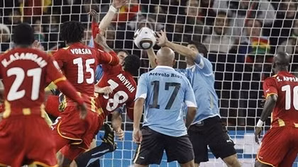 Năm sự cố "muốn quên mà không được" trong lịch sử World Cup