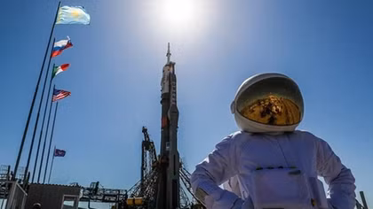 Có SpaceX, Mỹ vẫn phải đi “ké” tàu vũ trụ Nga lên không gian