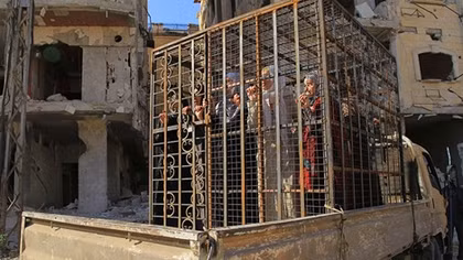 IS dàn hàng 700 dân thường Syria làm lá chắn sống