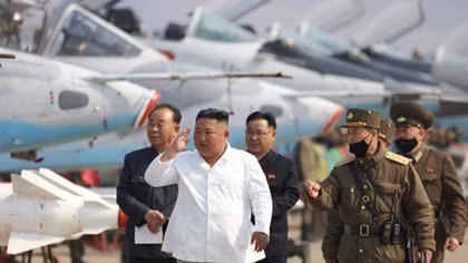 Triều Tiên "miễn nhiễm" COVID-19, Chủ tịch Kim xuất hiện theo cách đặc biệt