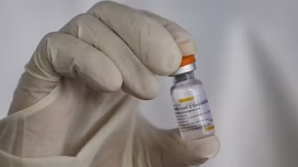  3 người Hong Kong tử vong, 18 người nhập viện sau khi tiêm Vaccine sinovac