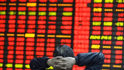Chứng khoán toàn cầu bốc hơi 2.000 tỷ USD sau dòng tweet của ông Trump