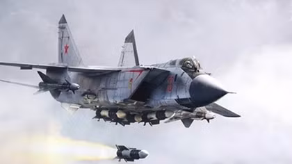 Tiêm kích nhanh nhất thế giới MiG-31 của Nga xé mây diệt mục tiêu từ 150km