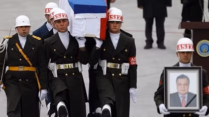 Thi thể Đại sứ Nga đã được đưa về Moscow