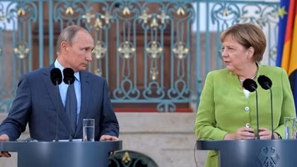 Đức hối thúc Nga rút quân gần Ukraine, ông Putin nói gì?