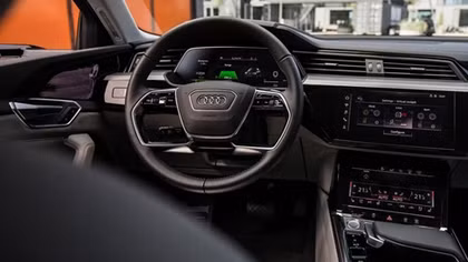 "Tuyệt tác" SUV điện E-Tron của Audi lần đầu lộ ảnh nội thất 