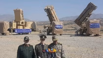Iran ra mắt tên lửa chống máy bay tàng hình giữa căng thẳng với Mỹ