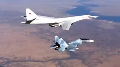 Nga điều oanh tạc cơ áp sát không phận NATO